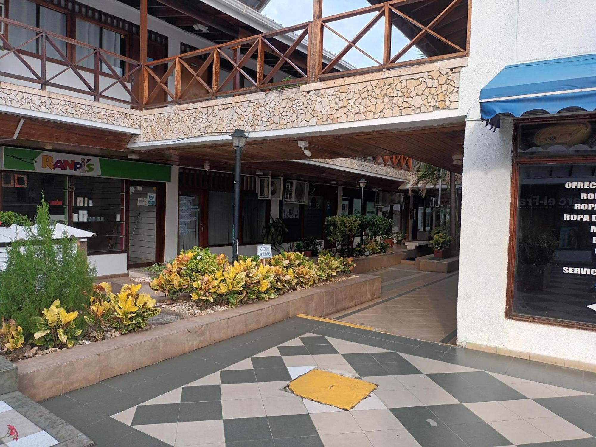 Homestay Confortable Y Cerca A La Playa Spratt Bight Y Malecon